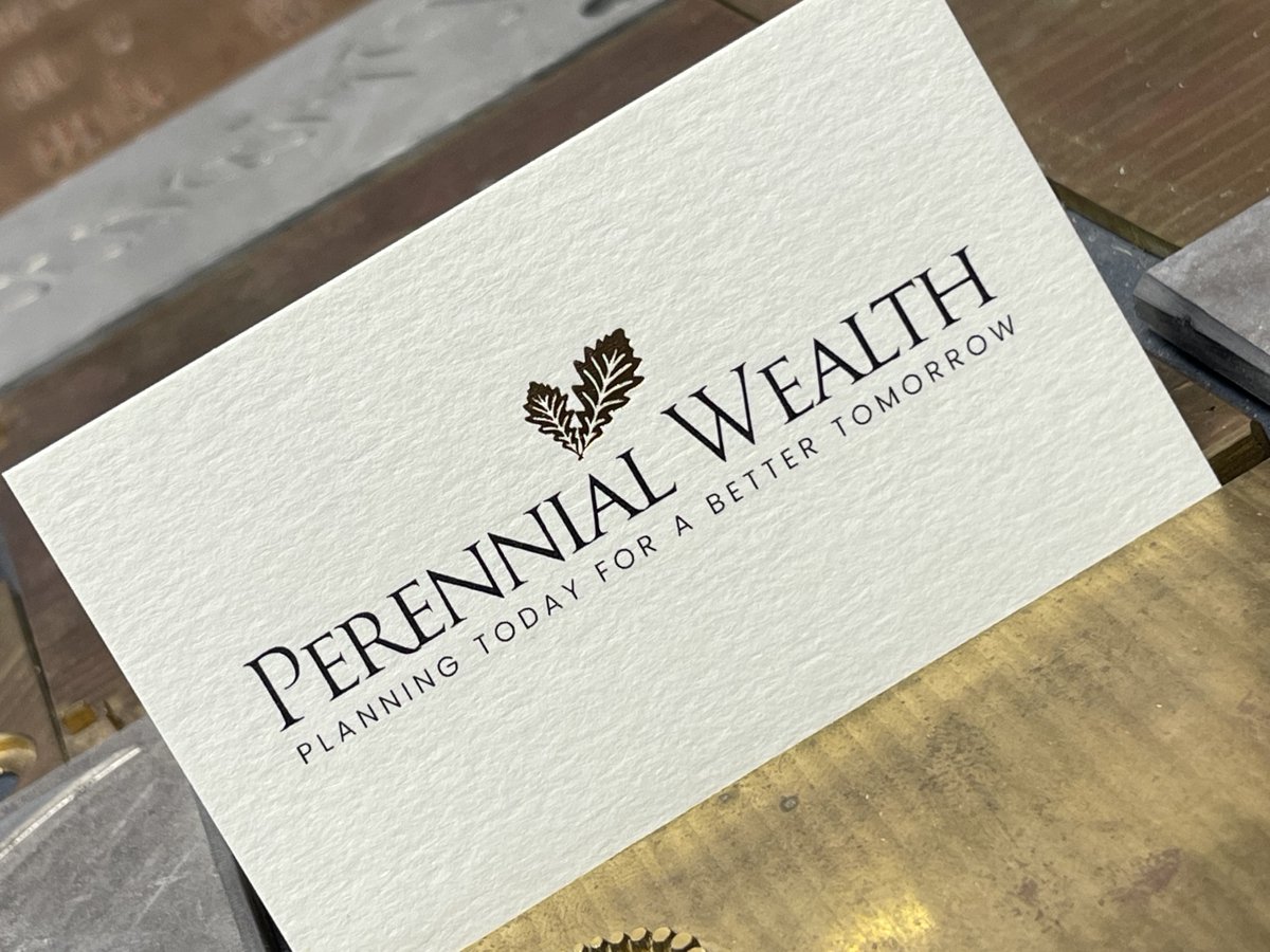 EmtonePrint's tweet image. #emtonefoilingfriday #emtonebusinesscards
Today we're highlighting a Business Card and Foiling Friday
Paper: Colorplan Natural White 270gsm @GFSmithpapers
Foil: Monaco Gold 6024 @Foilco
Finish: Foiled + duplexed to make a 540gsm card
#duplexed #digitalprint #metallicfoil #emtone