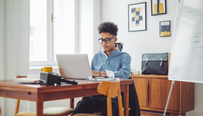 Some great tips on securing Pupillage here from <a href="/TopUnis/">QS Top Universities</a> 👉 bit.ly/3IJrzaJ 

Don’t forget, we are now accepting applications for Pupillage! 

Apply here: orielchambers.co.uk/pupillage