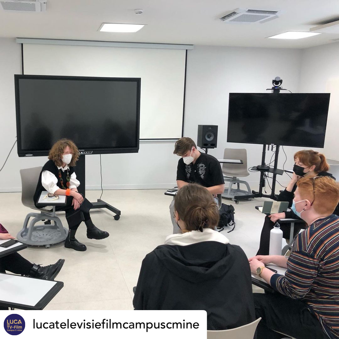 FilmEU_Univ's tweet photo. FilmEU #Throwback 🟦↩️ The students had a class about #storytelling and #creativity from Possidónio Cachapa, during the #temabuilding well - FilmEU MiniSeries Challenge. https://t.co/ZX7GyPA7Zc