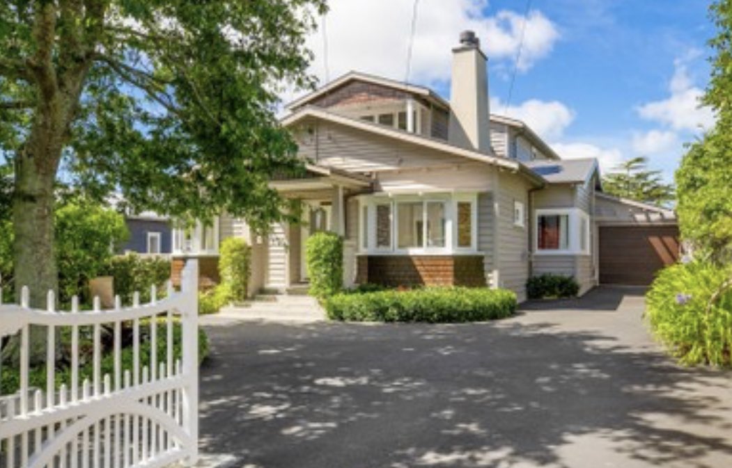 sellrealty's tweet photo. Just Listed 45 Walmer Rd, Pt Chevalier https://t.co/HYes1NqqGd https://t.co/JMhTSJttcf