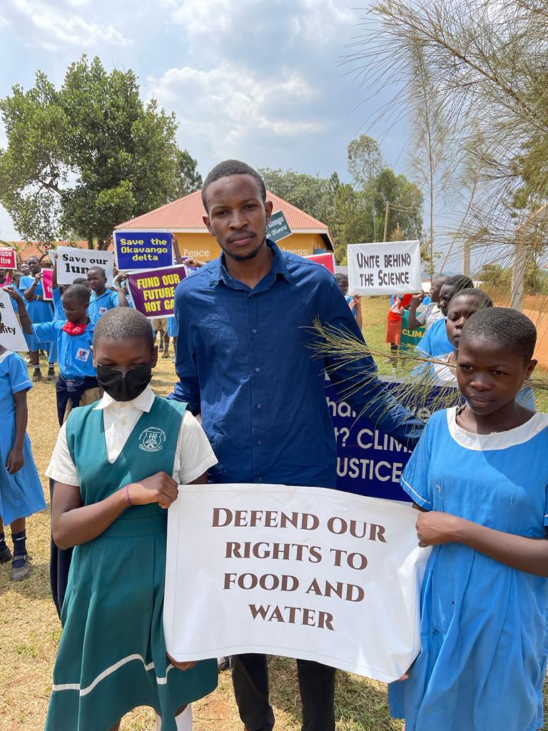 IBoggere's tweet photo. Defend our rights to food and water.
#FridaysForFuture @Riseupmovt https://t.co/iAKWWzwKcy