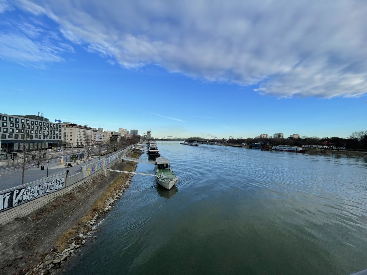slovakia_e's tweet photo. Winter, or spring 😅...winter in mountains, spring in the capital...Happy Friday from Bratislava #bratislava #Travel #traintours #citytours #sightseeings #bratislavacitytours #weekend #dmc https://t.co/aZ1I4dTeLd