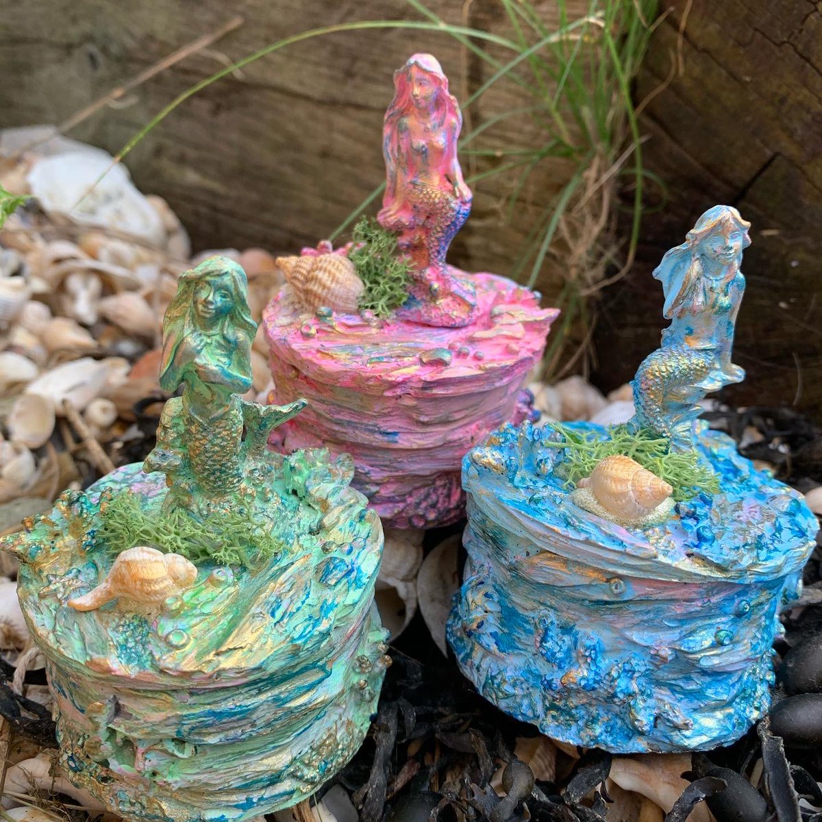Mermaid 🧜‍♀️ trinket boxes releasing 6pm today along with our fairy 🧚‍♀️ boxes too.

divinecurriosities.co.uk

#EarlyBiz #mermaids #mermaidgifts #elevenseshour #handmade