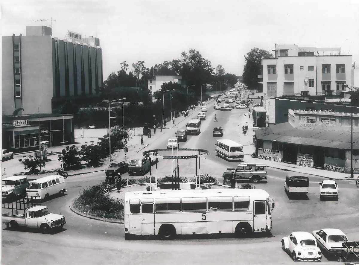 Kingdom_257's tweet photo. Seems like nothing much has changed, when so much has happened
Rond point Place de l’Indépendance

#Oldpics #oldplaces #Bujumbura #Burundi #kingdomphotography https://t.co/3CewLMtLkN