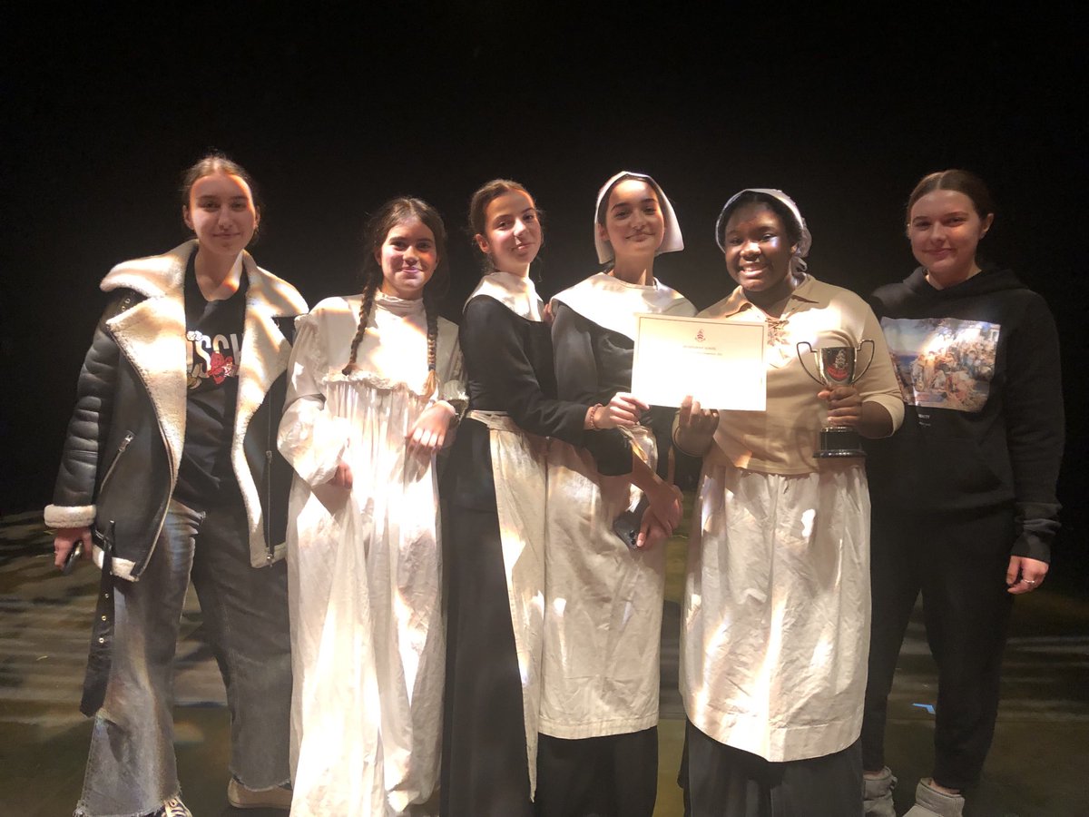 BromsMaryW's tweet photo. Junior House Drama winners 🏆 Very proud of Lea, Iruoma, Anastasia, Apolline and U6 directors Sara-Maria and Ioana 👏 🎭 https://t.co/4GEBuP5F7S
