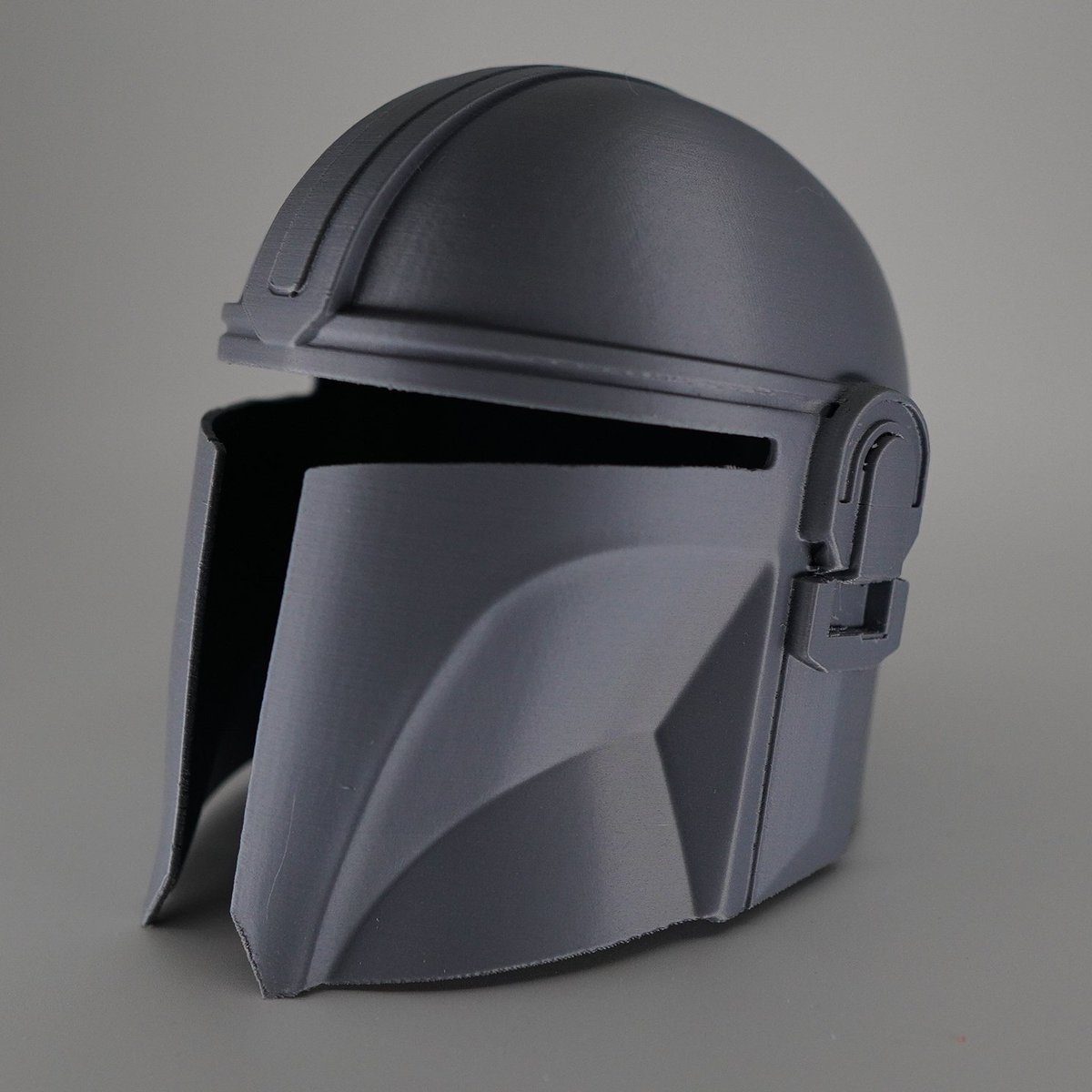 Bwana's tweet image. "Mandalorian Helmet" by @hex3d_design (50% "mini" version)

Overall, came out ok, but I have to make some tweaks to the slicer for a cleaner print next time.

▶️Printer: @Prusa3D Mini+
▶️Filament: @Polymaker_3D #Polyterra PLA+ Grey us.polymaker.com/products/polyt… (aff. link)

#3Dprinting