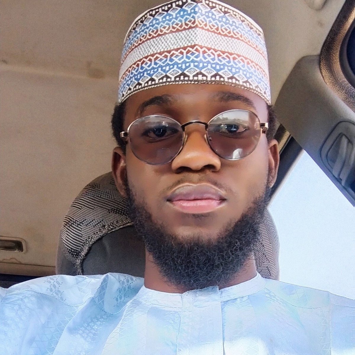 tjkaura's tweet photo. #NewProfilePic https://t.co/l7yrHzIpYb