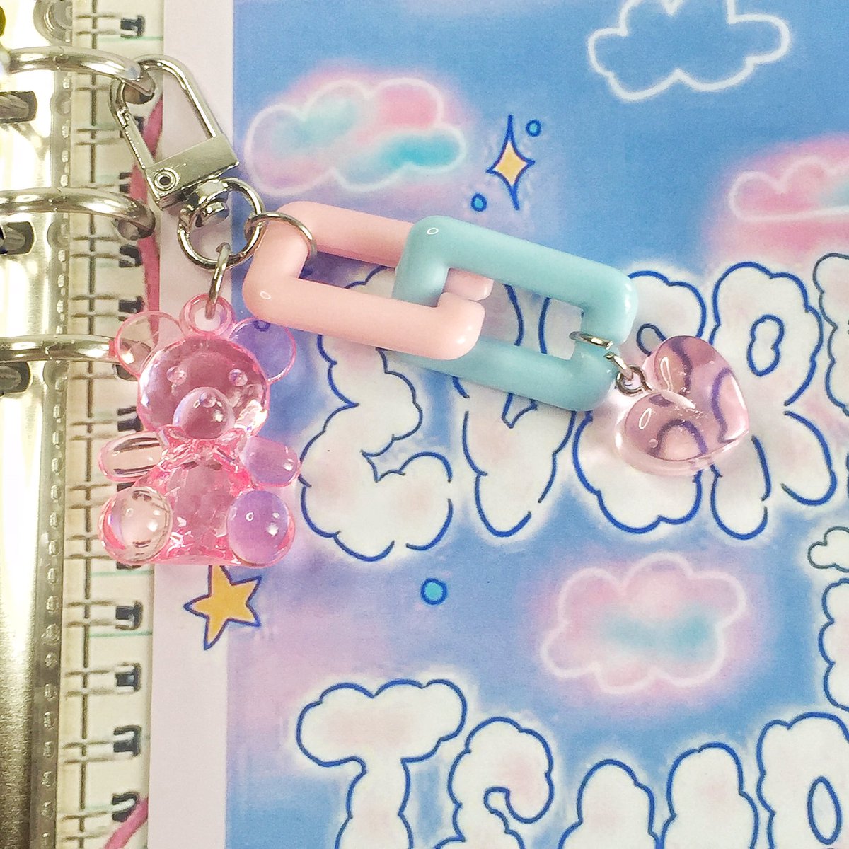 Iovesicc's tweet photo. 🎀🛋🌷 ୧˚ #belovedmails

  𓄲 hello, @1overstudio my cute keyring came home already! thank you for this bc i got it for a very cheap price, tysm!

💒 # . #from1overs https://t.co/DHwg65eDqQ