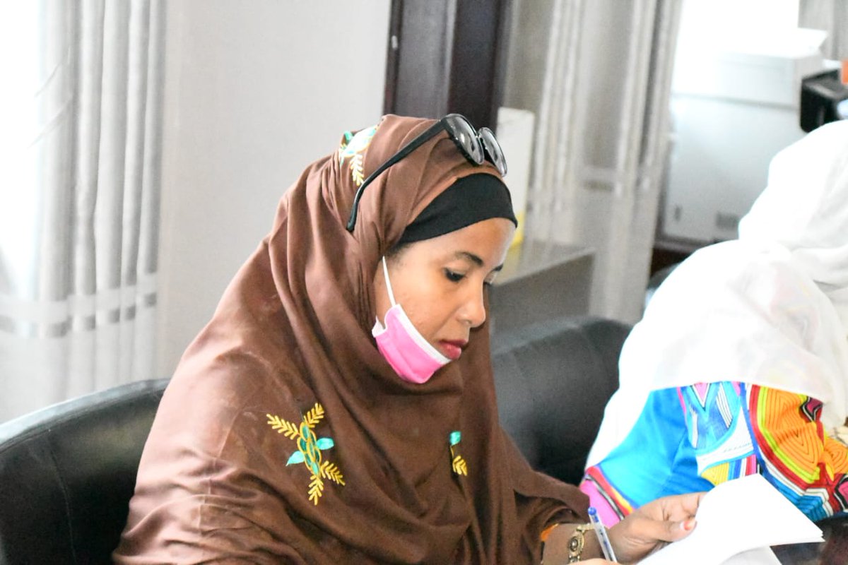 Avec la Ministre de la Santé <a href="/LoubYakouti/">Loub-Yakouti Attoumane_officiel</a> en collaboration avec <a href="/OMSComores/">OMS Comores</a>, nous avons célébré ce 4 février la journée mondiale de lutte contre le cancer. C'est une première pour les Comores et la Présidente de <a href="/ACCF_Comores/">ACCF</a> a résumé les 4 ans d'activités que nous avons mené.