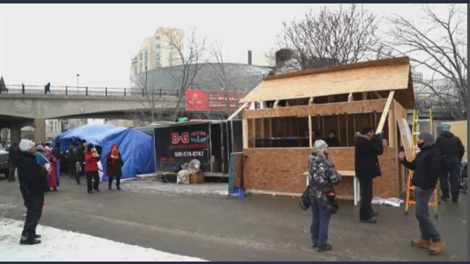 #Karmastrikes & striking #Canada hard.
#JustinTrudeau threw his weight behind protesters at #Singhuborder.
Now a Singhu Border is in making in Canada as #CanadaTruckers build temporary houses along protest sites.
@JustinTrudeau Come out of hiding!
#FarmersProtest
@LevinaNeythiri