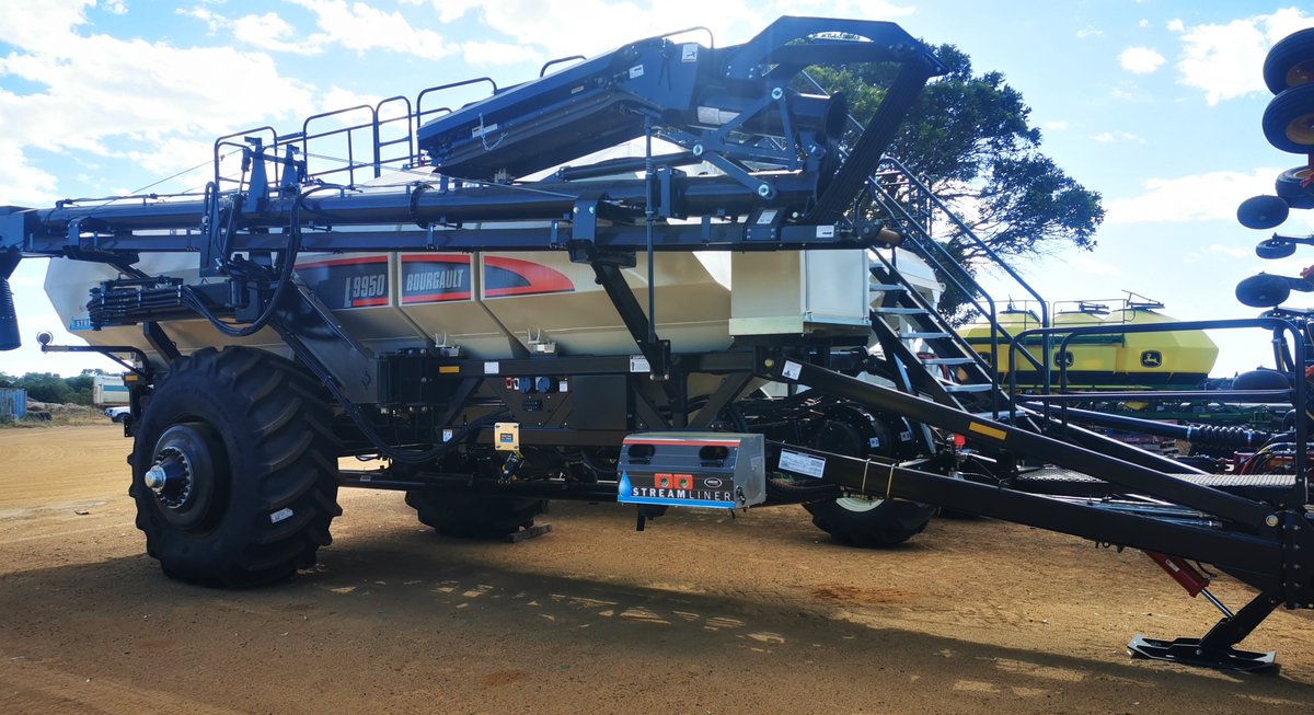 Furrow_MSA's tweet image. #FurrowMSA and @BourgaultAg #Streamliner liquid control cabinets are flying out the door, non-stop. Call Furrow today and speak to one of our experienced team members about the best equipment for your specific #liquidapplication.