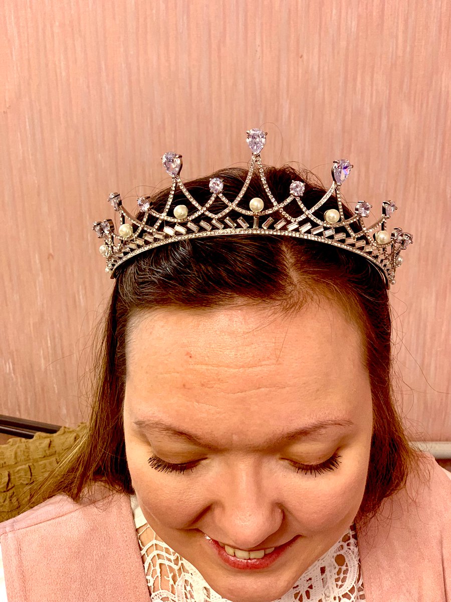 Лютеция Оберонская tweet media