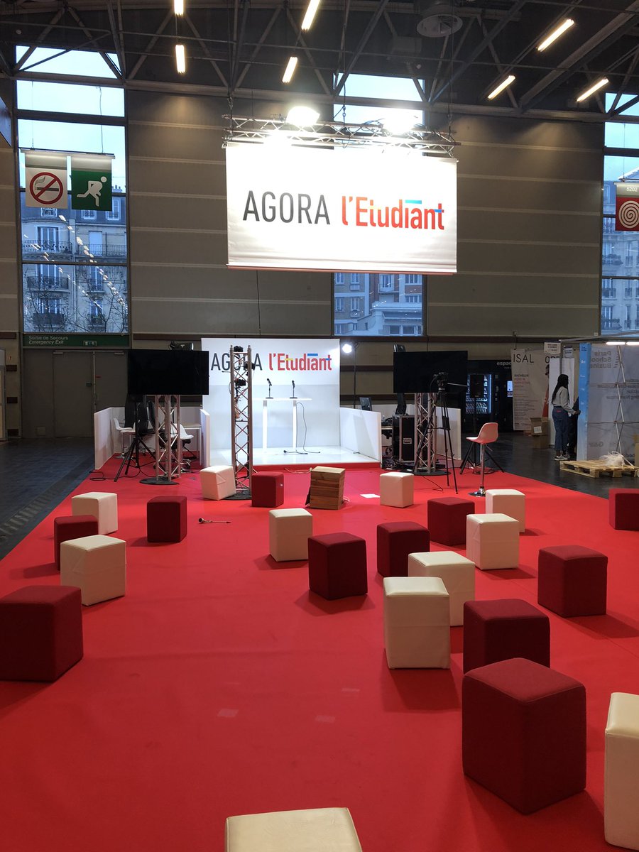 ArianeFery's tweet photo. #orientation : Tout est prêt pour vous accueillir ! Même la police scientifique est sur le salon du lycéen et de l’étudiant île de france de @letudiant @PoliceNationale @acversailles @AcCreteil @Academie_Paris https://t.co/a2O2ZAFH2q