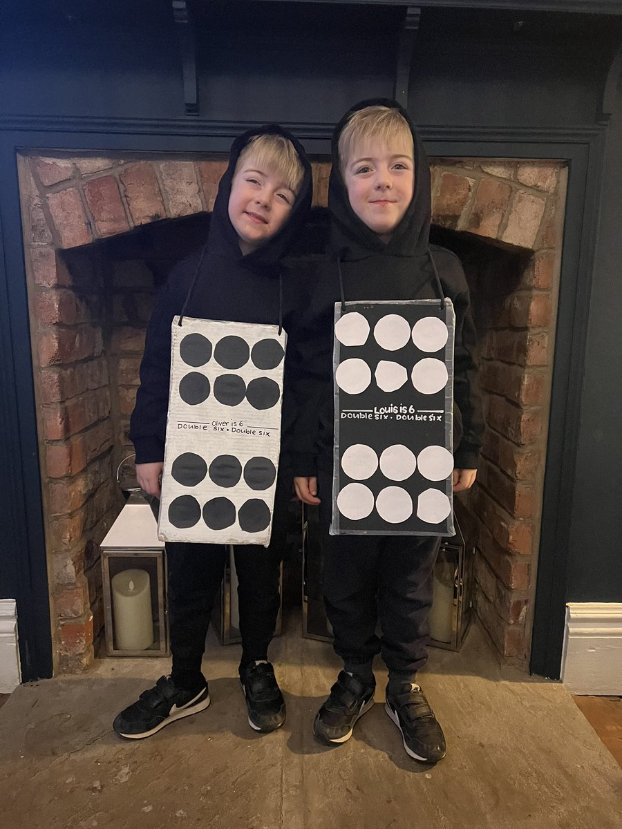 Two dominos in @Parakeet_Class today. Double six [naturally] for #dressupfordigits for <a href="/NSPCC/">NSPCC</a> at @Norbridgeschool today 🖤⚪️