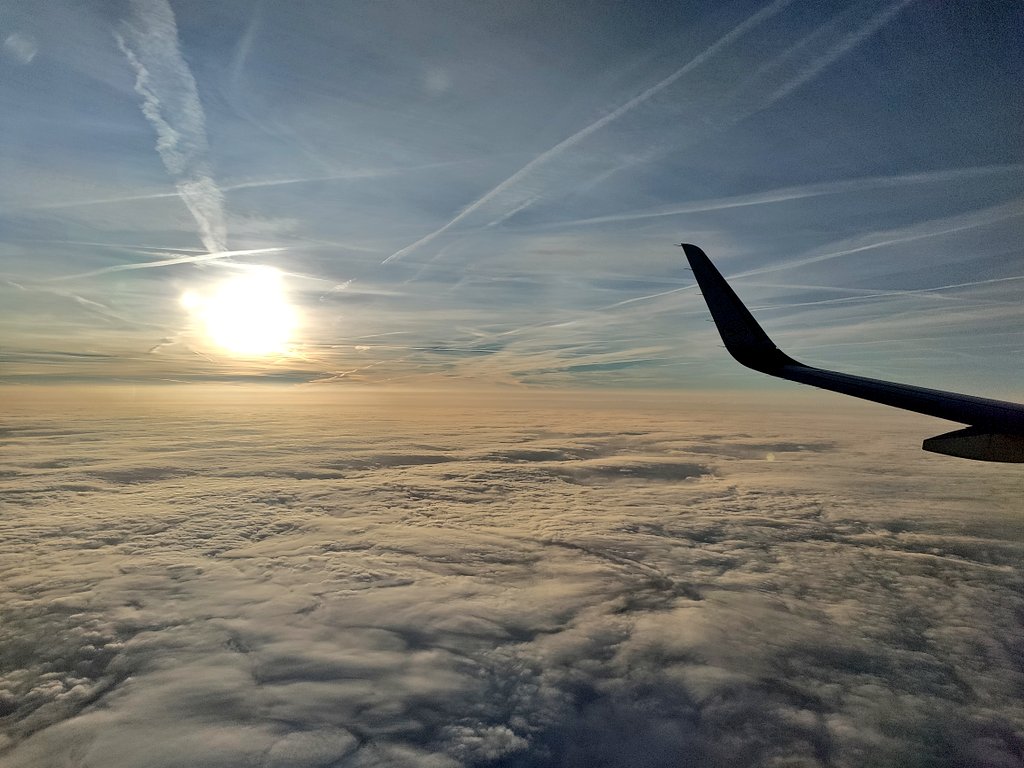 nonstopeurotrip's tweet photo. I know it's not my 'normal thing', but I had a fantastic flight on @lufthansa #LH855 from HEL to FRAthis morning. The plane was half empty and the crew were absolutely superb... 🇫🇮✈️🇩🇪 Now for a 3+ hour wait for my connection 😚 #NonstopEurotrip https://t.co/0JSKmQphZ5