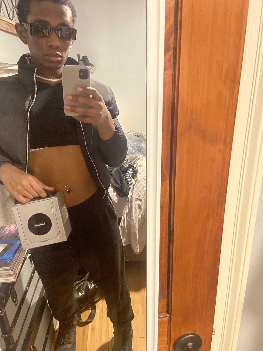 videogamedrip's tweet photo. Yall still play with consoles? I wear them with my clothes. #videogamedrip  👾💫 https://t.co/23AQCCx0si
