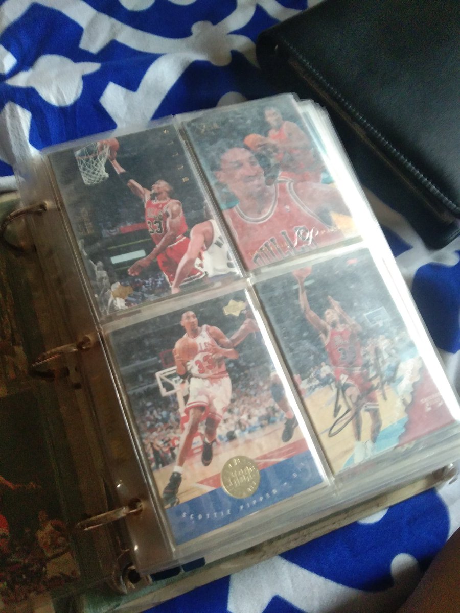 _Skycart's tweet photo. Nakita ni daddy photocards ko.. akala ko magagalit bigla akong pinakitaan ng papel na collectoon din 😭 ANG DAMI WTF https://t.co/5jyCdTcvTU