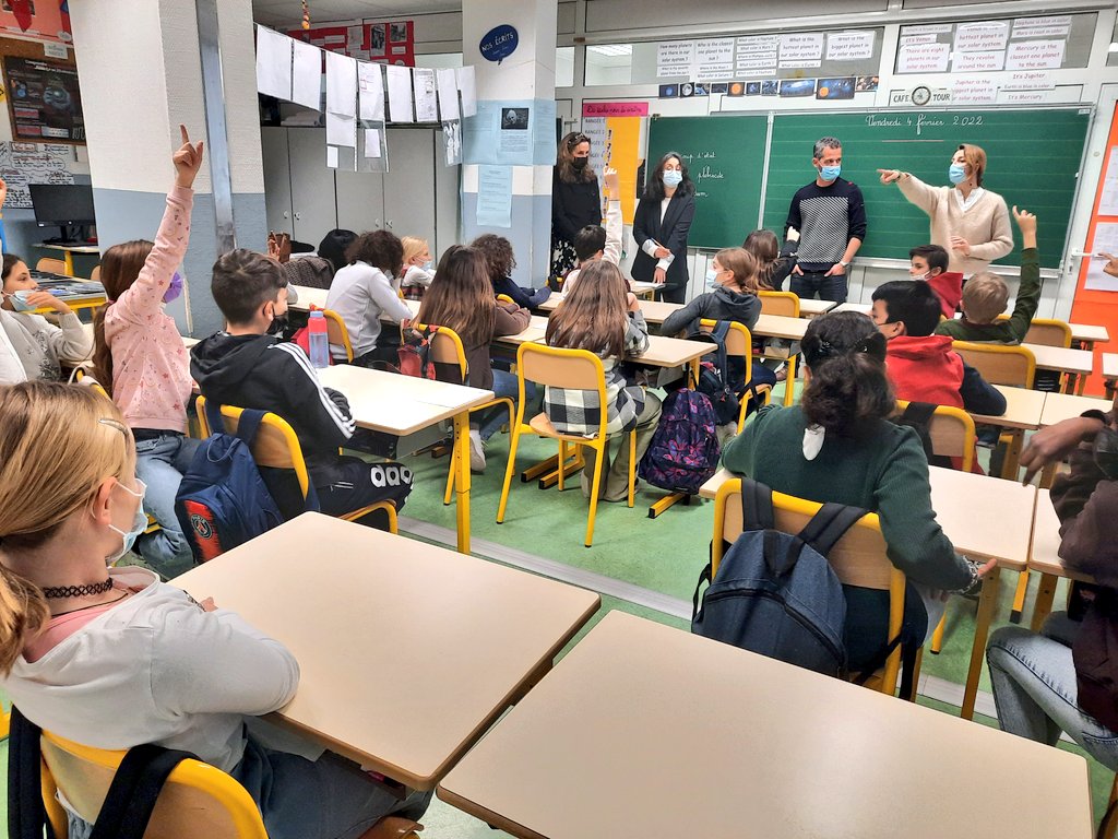 clemi_nice's tweet image. Lancement du projet #MoiPrésident à l'école Ronchèse @AcademieNice  avec #KidsMatin @Nice_Matin. Les élèves de CM2 préparent leurs propositions pour la #Presidentielle 
🌱🚅🏀🎶📖🌎🇨🇵 
Compétences #EMC et #EMI dans le cadre du Parcours Citoyen. 
🔜 Tournage prévu pour @LaSpme 👍🏼
