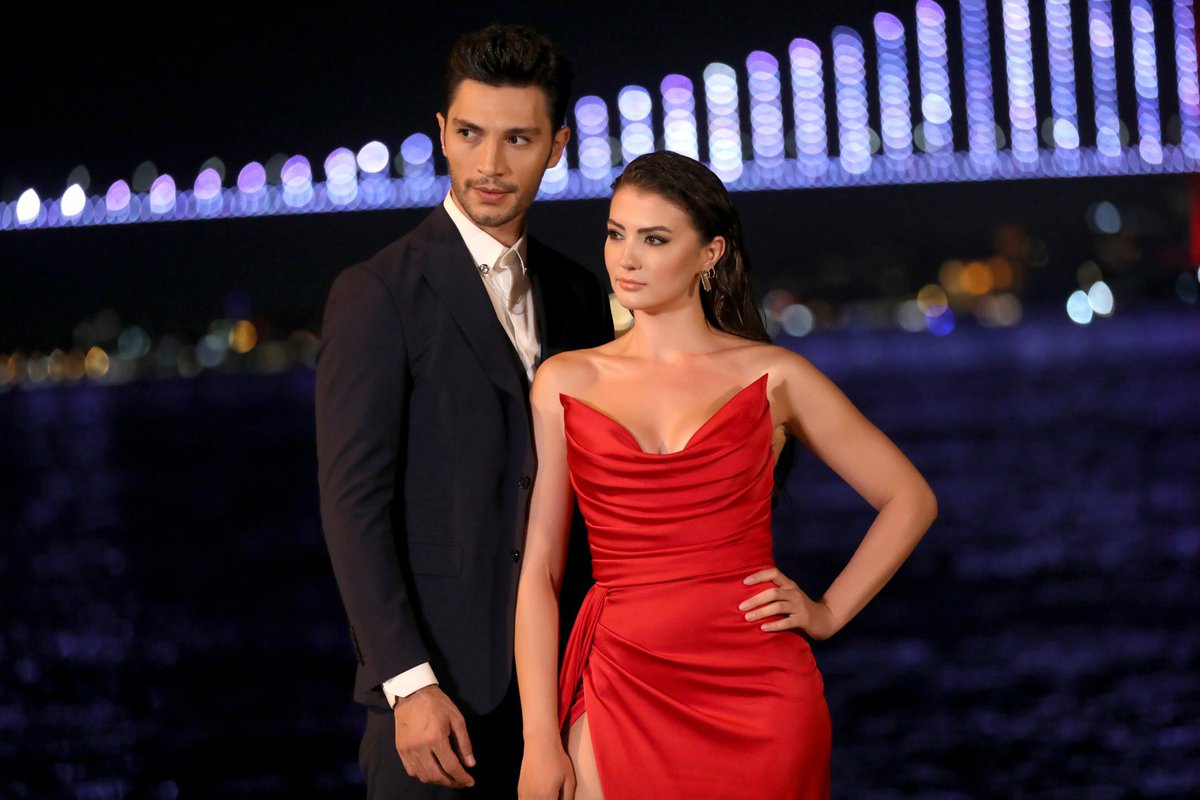 huyde12's tweet photo. Hangi ikiliyi daha çok seviyorsun?

#EsZan için RT
#AyFer için FAV https://t.co/c5fZKlwkhh