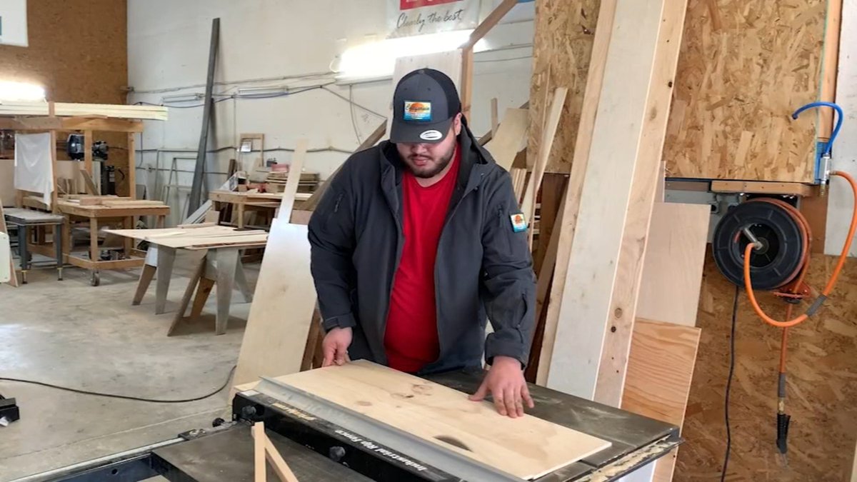 A Fresno Economic Opportunities Commission program is giving young adults the chance to launch new careers and build a better future. abc30.tv/3roQla1