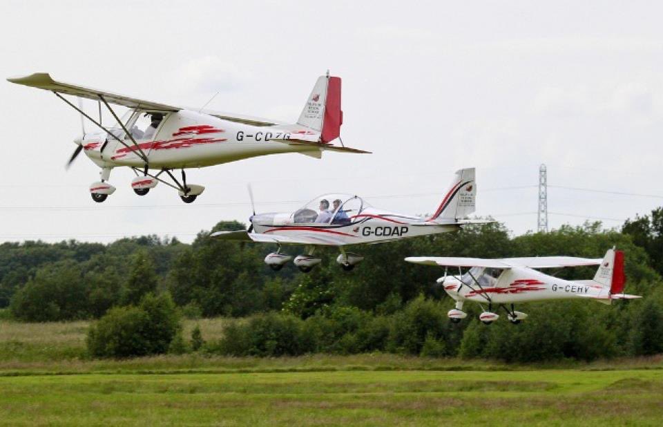 AviateAddict's tweet photo. Microlight patrol
#C42 #EV97 @MainairBarton @BMAAUK @city_airport #Microlight https://t.co/2YVTvVlSCN