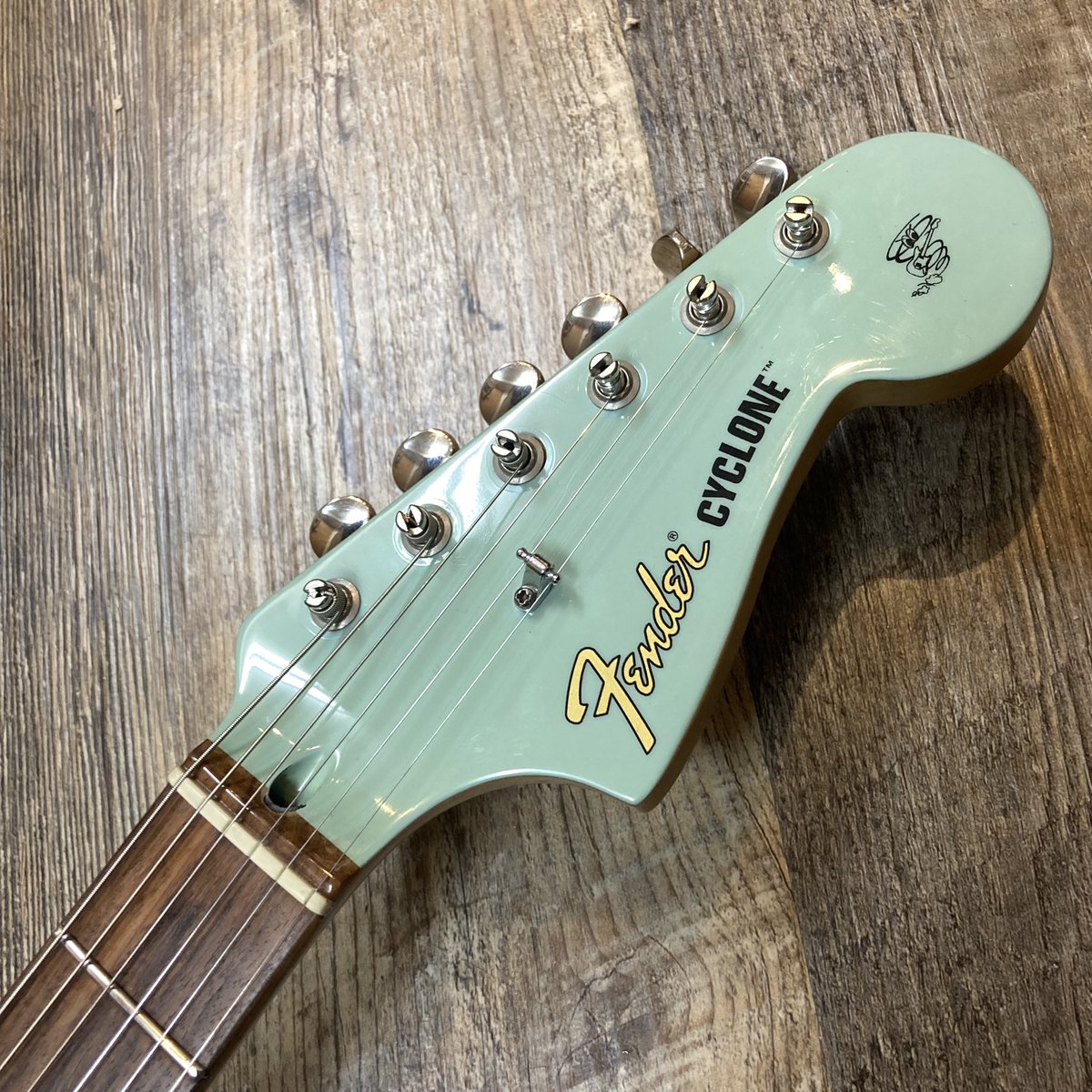 【値下げしました】フェンダー　USAサイクロン　 Fender Fender USA Cyclone / Yellow | 札幌の楽器屋さん｜MR.GAKKI