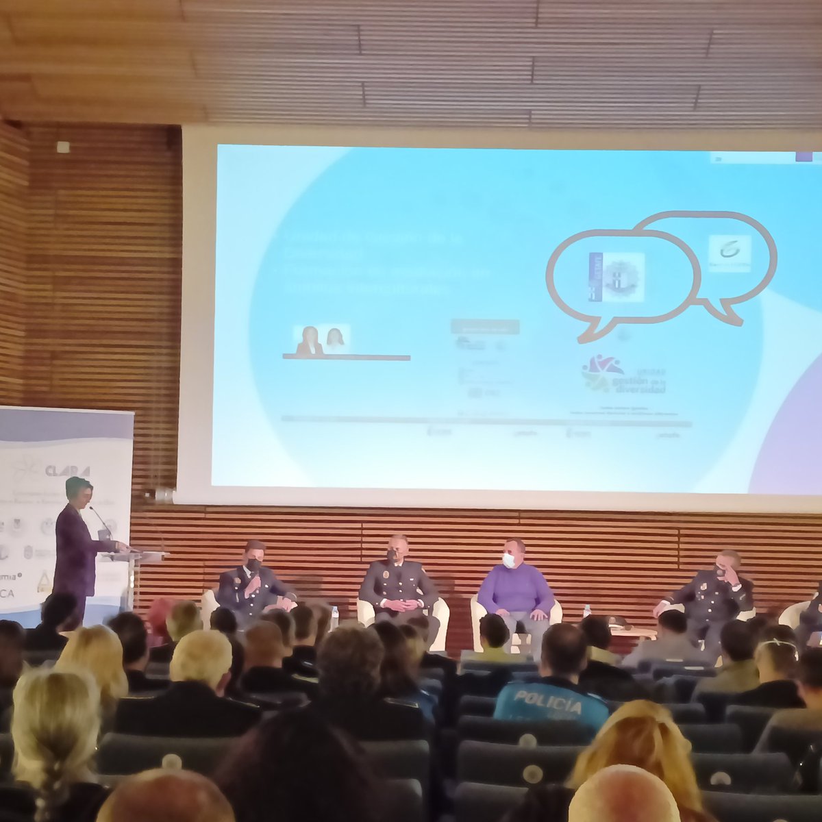 En Getafe se ha creado una unidad especializada en gestión de la diversidad, en el marco del #ProyectoCLARA junto a entidades y asociaciones, que van a participar con otras 9 entidades en la mesa mixta. Gracias por vuestro trabajo!