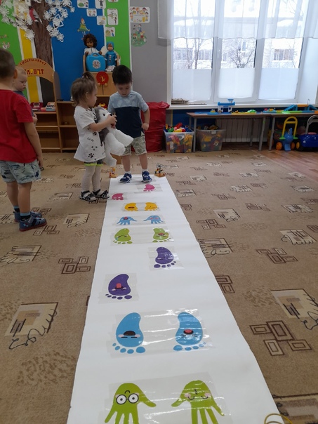 school146samara's tweet photo. Коврик "Ножки - ладошки"!
Воспитатели совместно с детьми создали пособие для занятий спортом. Пособие обучает детей удерживать равновесие, тренировать вестибулярный аппарат, помогает развивать внимательность и логическое мышление. https://t.co/MZG0TlSG8T