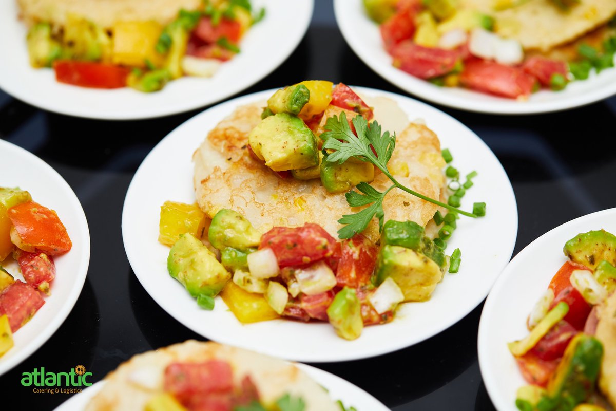 atlanticcgh's tweet photo. Well served 😍🥘🥗! This is the Best quick & easy way to get a whole bunch of tasty meal on a dinner table with ease!
#atlanticcateringandlogistics #atlantic #vegetables #fingerfood #catering #buffet #acll #isocertified https://t.co/LmLloT4EjZ
