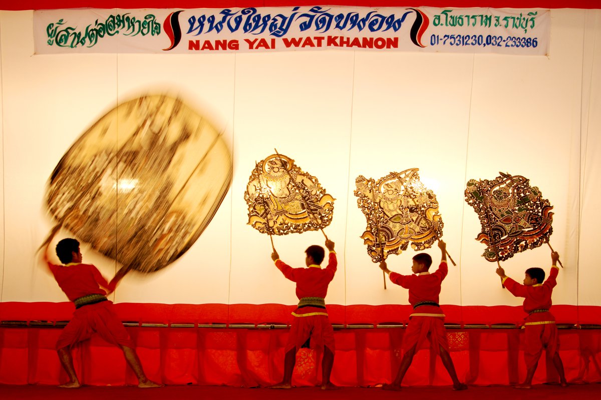 TATRatchaburi's tweet photo. เชิญร่วมกิจกรรม #สืบสานงานศิลป์ถิ่นหนังใหญ่วัดขนอน ณ วัดขนอน จ.ราชบุรี ทุกวันเสาร์-อาทิตย์ 09.00-16.00 น. เริ่ม 22 ม.ค.-30 เม.ย. 65 
ร่วมกิจกรรมฟรี ❗❗❗
🔸ชมการแสดงหนังใหญ่
     - เสาร์ 10.00 น.
     - อาทิตย์ 11.00 น.
 🔸ตอกหนังใหญ่+ระบายสี
🔸เพ้นท์ผ้าบาติก
#AmazingThailand https://t.co/h5FRNdemjW
