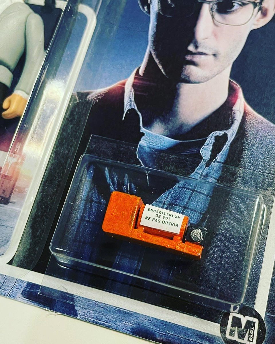 pierreniney's tweet photo. Je viens de recevoir ça par la poste 😮! 
Merci @martitoys_ pour cet hommage à Mathieu Vasseur 😂 ! https://t.co/qt4U4goPy7
