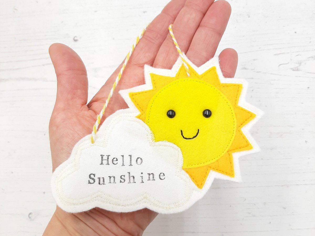 alifesewsimple's tweet photo. Hello Sunshine!  Wishing you all a wonderful Friday, the weekend is around the corner #goodmorning #HappyFriday #supportsmallbusiness 
https://t.co/p24S4D7su1 https://t.co/CYV6FvU7Gr