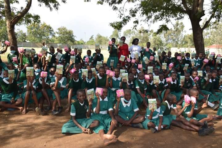 GiselleOrg's tweet photo. Taking care of yourself is a precept in @WayToHappiness, and sharing it early with children through good choices intervention is essential as they grow up, #menstrualhygiene education is part of the precept, in addition we are donating sanitary pads to disadvantaged girls. https://t.co/cFj9ivHqsF