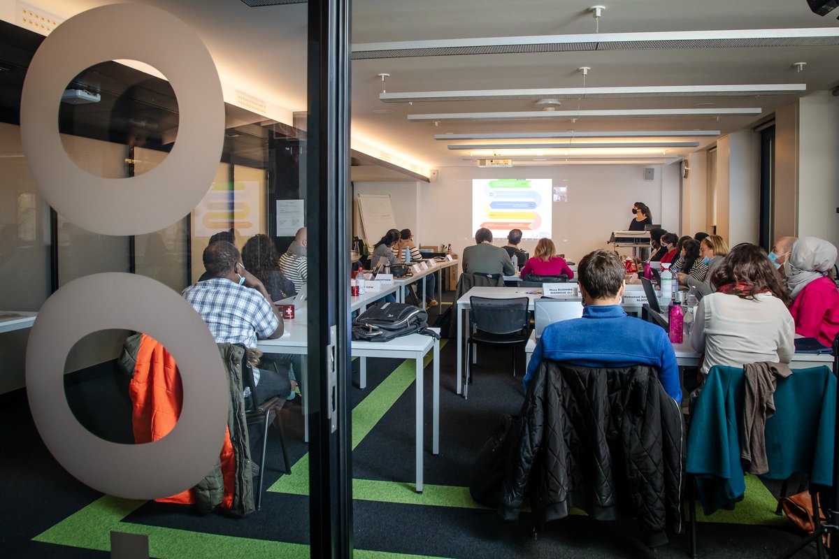 The last 6 months has been a busy and exciting time for our Centre. See our achievements in this new publication. 
humanitarianstudies.ch/wp-content/upl…