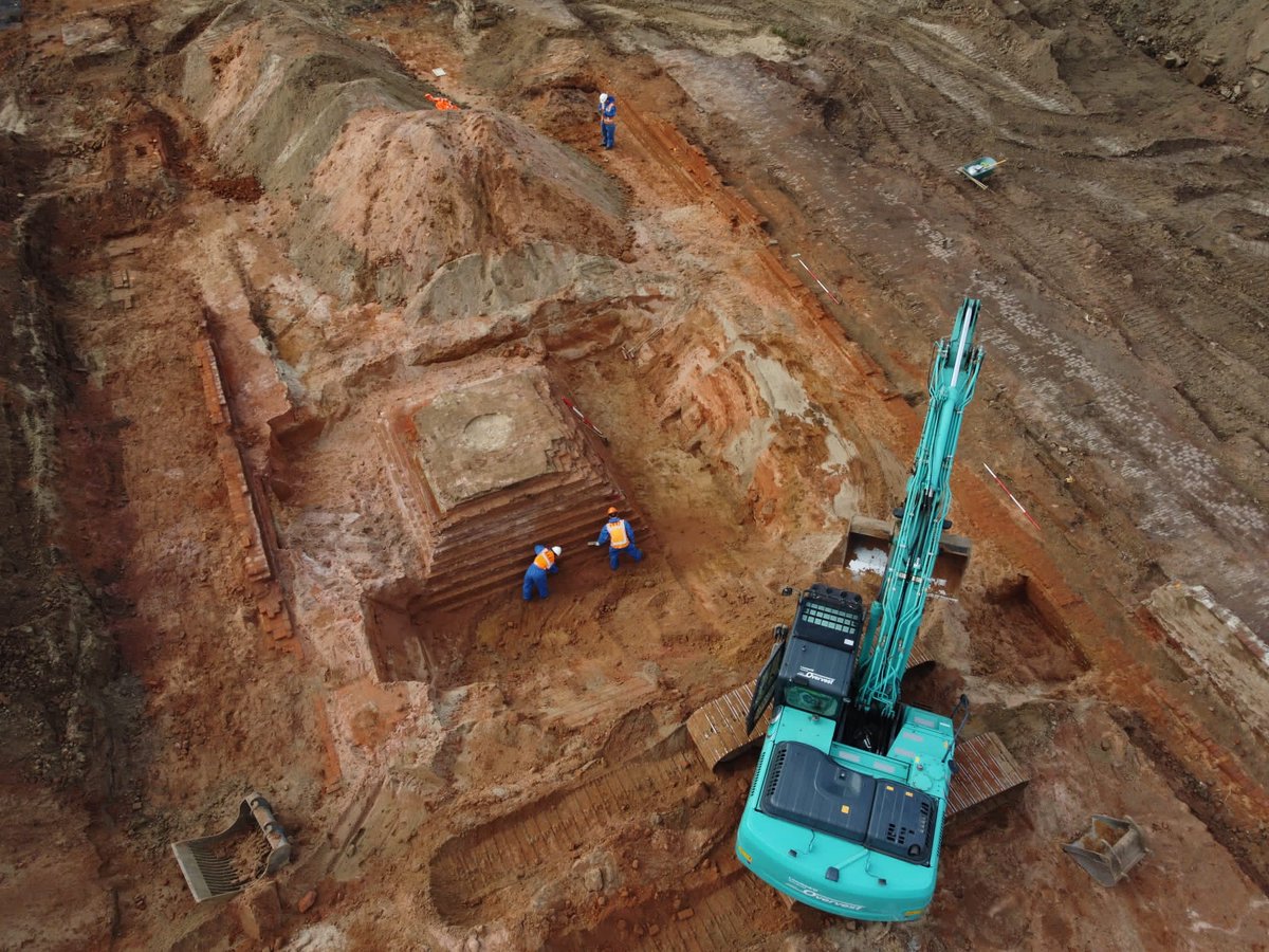 RAAPerfgoed's tweet image. Het archeologisch veldwerk voor de overnachtinghaven #Spijk is klaar: een prachtproject voor Boskalis en RWS waarbij onze archeologen meer dan 20000 vondsten uit de rivierklei haalden! Het verhaal erachter komt in een digitaal museum dat we met RHDHV maken rijkswaterstaat.nl/nieuws/archief…