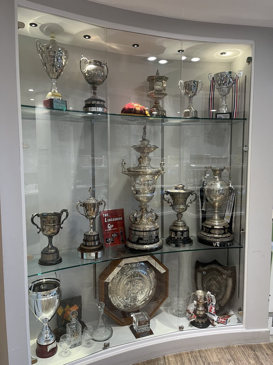 Whitehead & Howarth tweet media