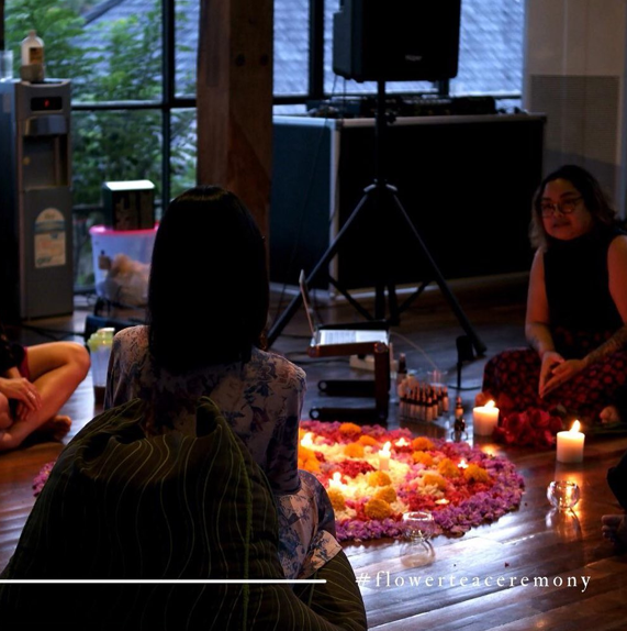 urbandukun's tweet photo. On March 28th, we had a great Flower Tea Ceremony under the beautiful full moon. The sisterhood was getting attached at that moment. We shared our hearts to reach a great relief. Come &amp; take a look to our #lastevent 🌹☕️👭

Location: Titibatu, Ubud https://t.co/LsNiJBS27L