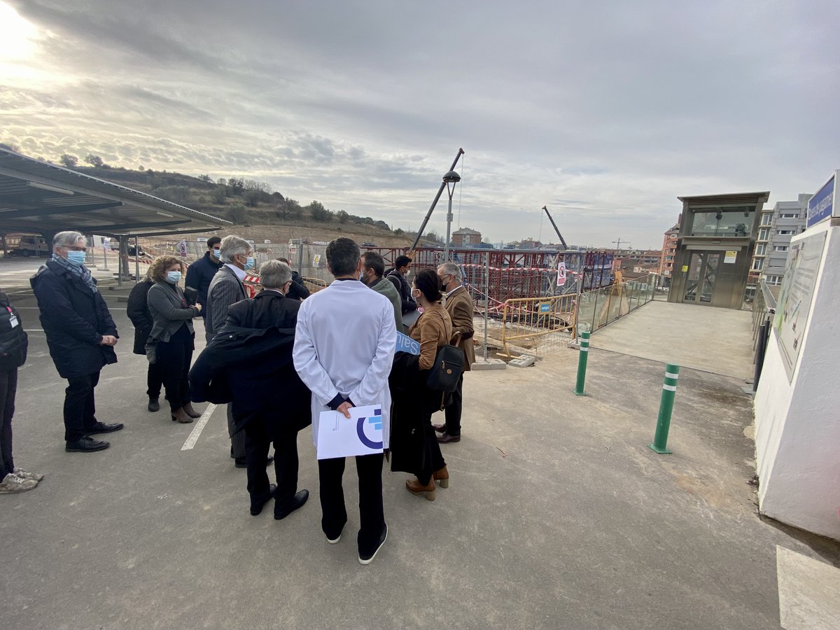 📸 El #conseller de <a href="/salutcat/">Salut</a>, Josep Maria Argimon, visita avui <a href="/granollers/">Granollers</a> i assisteix a l'acte de primera pedra del nou centre de radioteràpia de la ciutat

🏗️ Ha començat amb una visita de les obres de l’edifici Compacte de l'Hospital General de Granollers des de l’aparcament