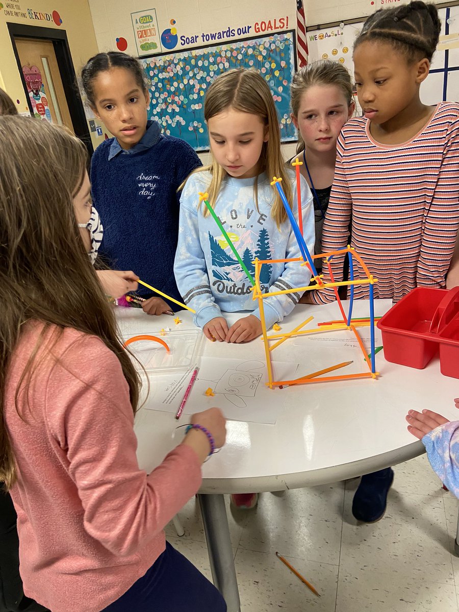 SHEASLab's tweet photo. What’s gold, has fins and can drive a fish tank? 3rd grade Ss in ASL read a scientific study that taught goldfish to follow directions then created ways for scientists to study sea life to encourage preservation and discourage pollution. #polutionprevention @lorriebearden https://t.co/7Tw3DGhA85
