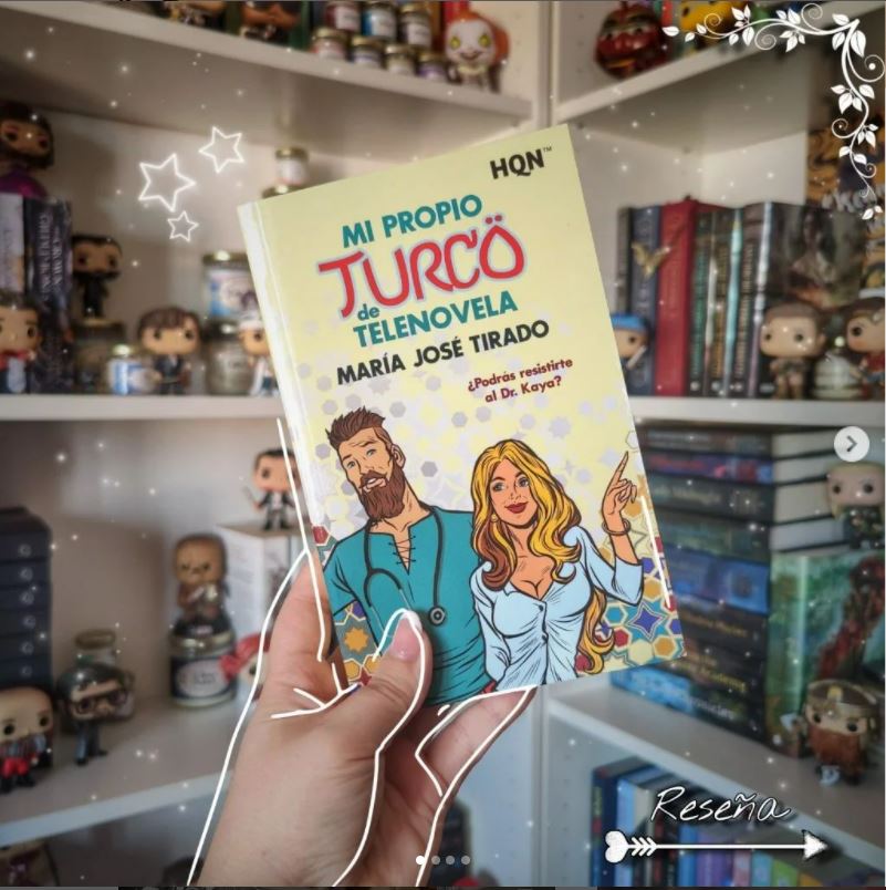 ✍️Reseña >> #MiPropioTurcoDeTelenovela, de <a href="/marijosetirado/">maría josé tirado</a>, por @eltrasterodelmultiverso (IG) : “La autora sabe meterte de lleno en la historia, te embauca desde las primeras páginas. 4,5⭐️”.

❗️Disponible, en papel y en #ebook, en las principales plataformas.