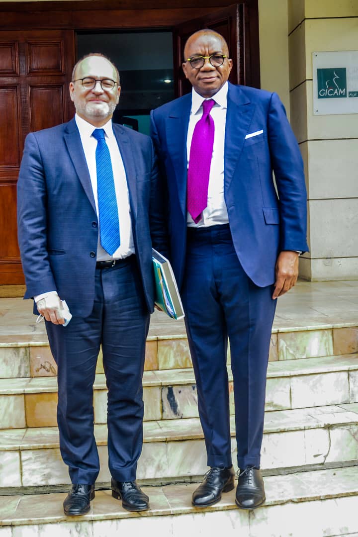 CelestinTawamba's tweet photo. Fructueux échanges ce jour au siège du GICAM avec le Directeur Général de l’AFD, Rémy Rioux, sur la situation économique et l’environnement des affaires au Cameroun. Au menu des discussions en particulier le financement des infrastructures et des PME. https://t.co/6XayZgLXLc