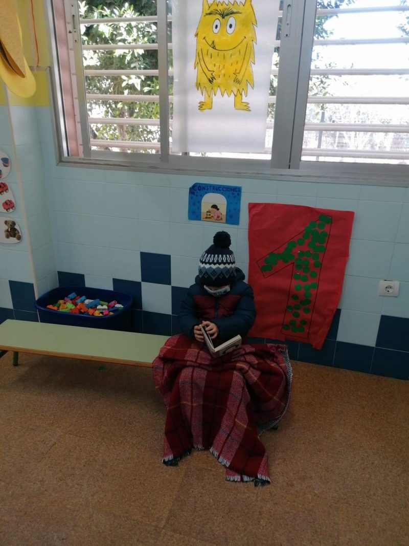 fapacealmeria's tweet photo. La falta de personal docente y de apoyo educativo, se ha incrementado  ante los contagios, los aislamientos, y las demoras en cubrir las bajas.
Desde #Fapace insistimos a administraciones cumplimiento seguridad en aulas. 
#ampa
#educacionpublica
https://t.co/vwChUjnDLJ https://t.co/n3mT0VEFOx