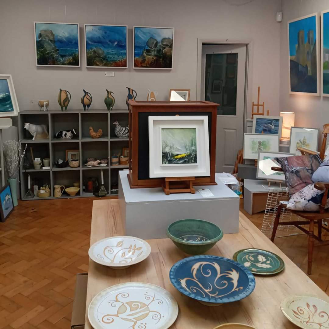 kate_pettitt's tweet photo. Opens today at 10am! @BlossomStYork is open Thurs-Mon, 10-4. #blossomstreetgallery #arnupstudios #exhibition #york #hannaharnup #emmafrost #michellegalloway #katepettitt #regwalker #emmawelsh #whatsonyork https://t.co/I78WFZPjNo