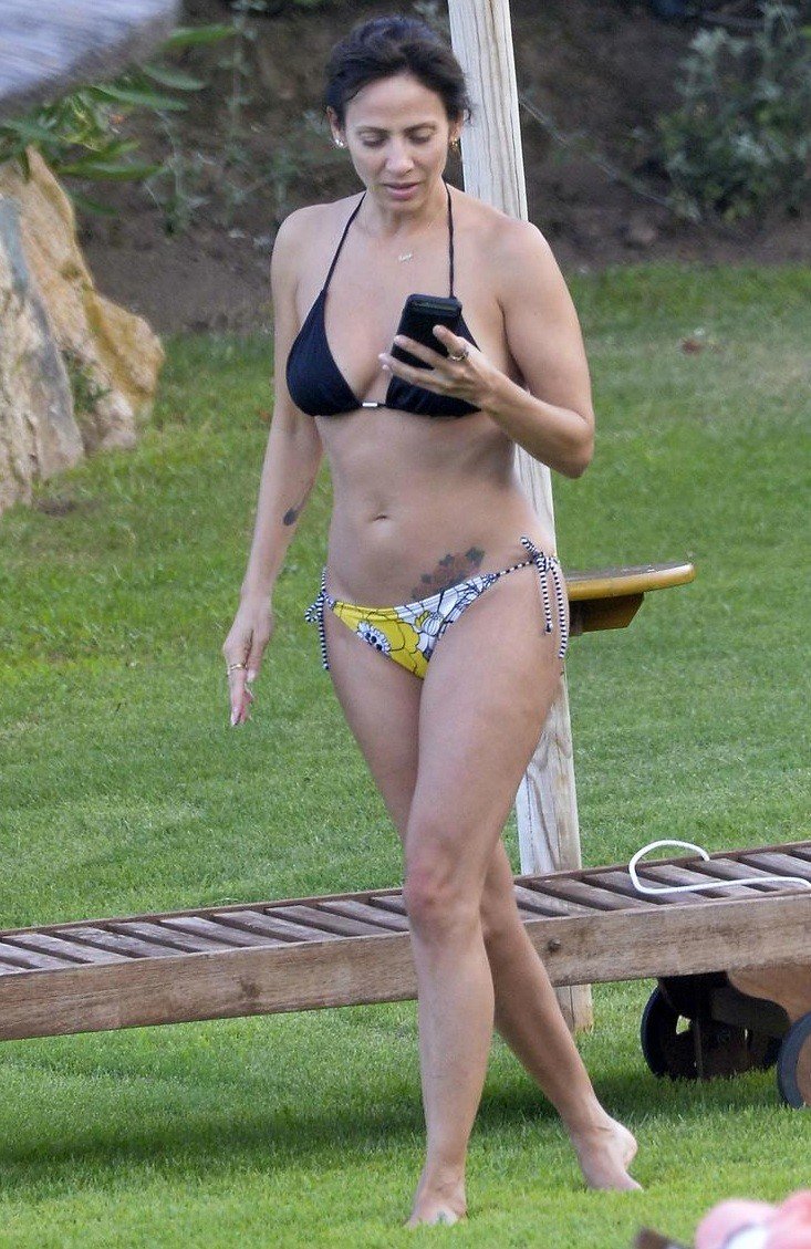Texting Natalie Imbruglia to say happy birthday and here\s me still wanking over your old Loaded photos 