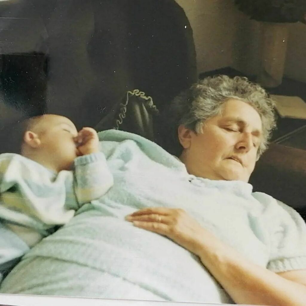 beardedcloud's tweet photo. Happy Birthday Grandma!
She would have been 100 years old today. I still love and miss her so much.
(This is us having a nap.)
#PicturesOfLily https://t.co/mn7S98YS6y https://t.co/Vz0vLVCCt7