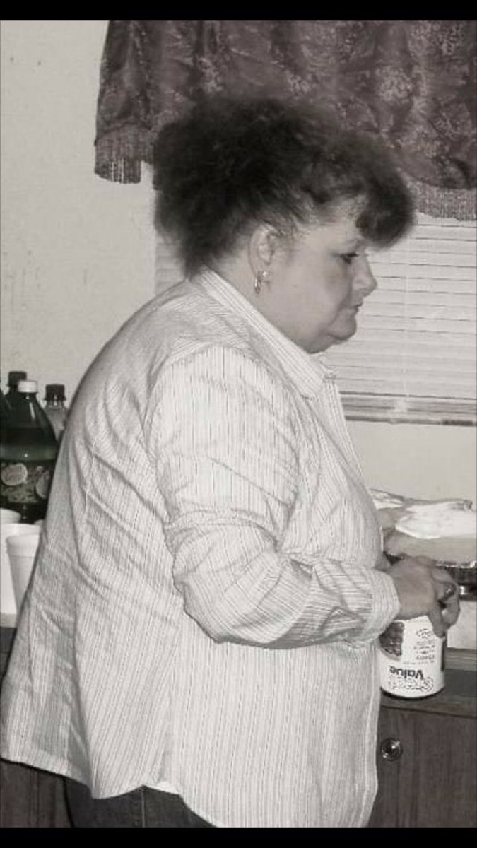 shabblack's tweet photo. Today makes 2yrs since my mom passed away. I've always heard in time your broken heart will heal but, I don't think that's true bc even after 2yrs my heart is still breaking & I still find myself grieving
1/26/56
2/4/2020
#BrokenHeartπ
#IFeelEmpty π’ https://t.co/RqsAMonZ06