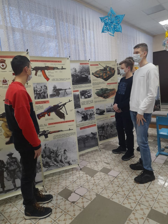 nbarsukova1977's tweet photo. #Воловомузей #Пушкинскаякарта71 
Юноши МКОУ "ЦО п.Волово" посетили  выставку "Время выбрало нас", посвящённую одному из событий в истории нашей страны - войне в Афганистане.Посетили ребята выставку,оплатив билет Пушкинской картой. https://t.co/WdzLBQgnVC
