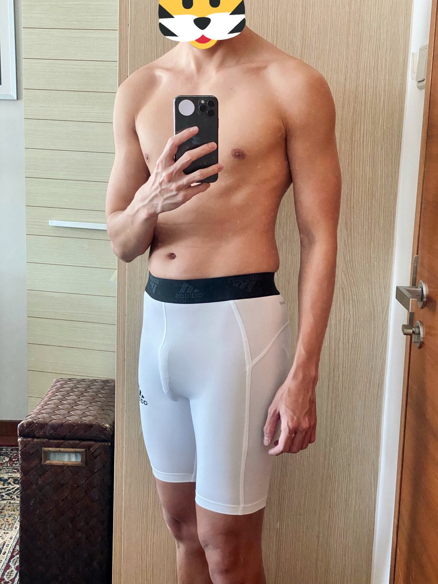 lipsfordayss's tweet photo. First time trying on compression shorts.. I get why people love it now.. https://t.co/QB10KleeWJ