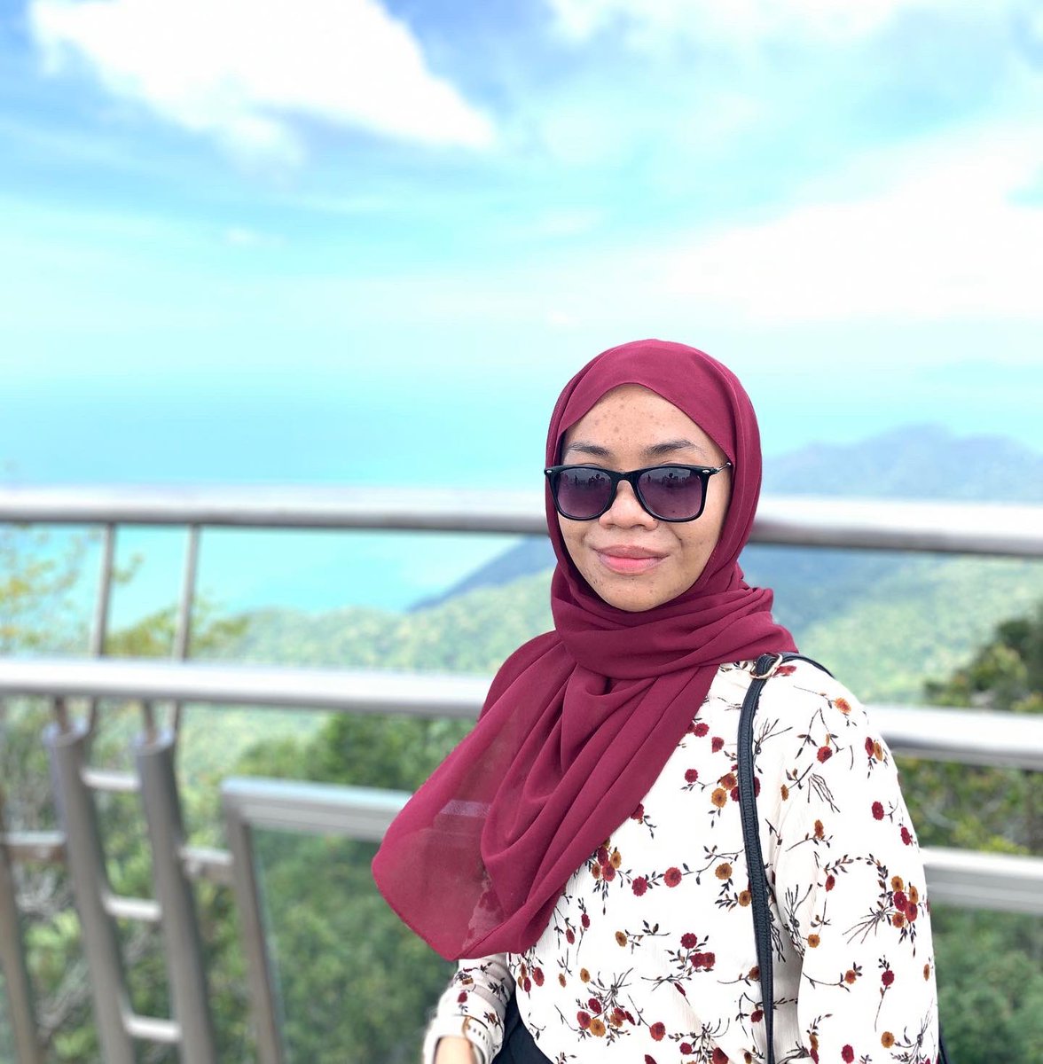 liyanarafiee's tweet photo. "Setiap langkah yang kita tinggalkan,
Setiap saat yang kita lalui,
Sebenarnya kita bukan semakin jauh pergi, tetapi semakin mendekati"
#postquarantine https://t.co/HIe737dnoI