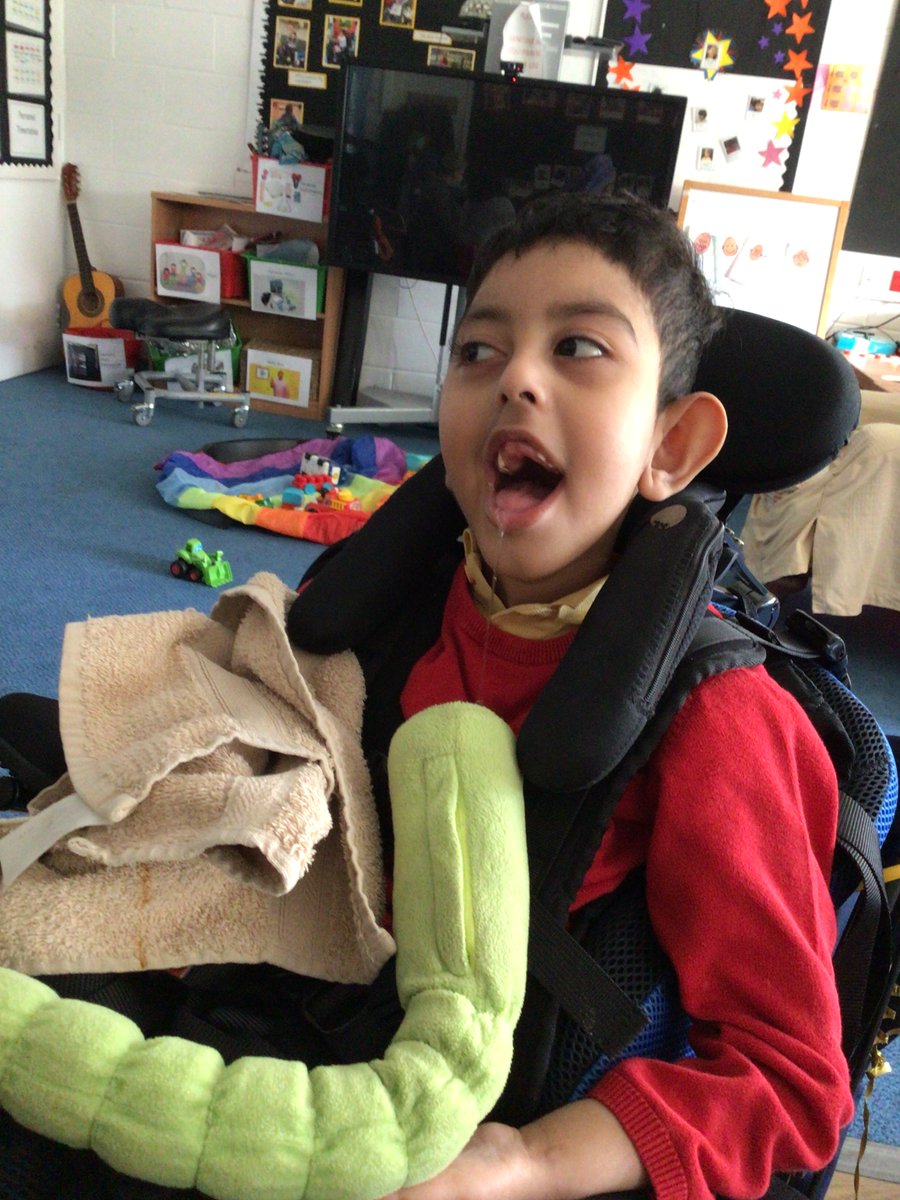 Fairfieldstweet's tweet photo. This term our sensory story is 'The Gruffalo' using our senses and exploring different objects and textures #nationalstoryweek #thegruffalo #F8 https://t.co/FeiWHnAFzM